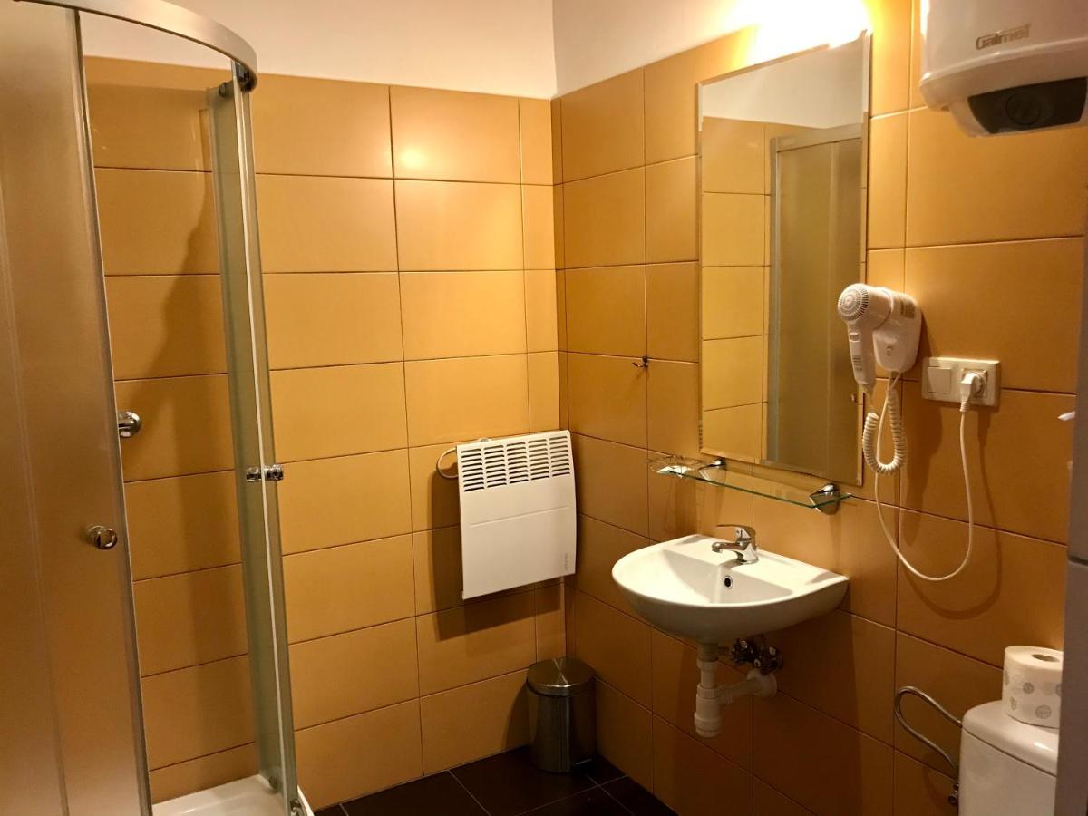 Hotelik Polonia Łowicz Kültér fotó