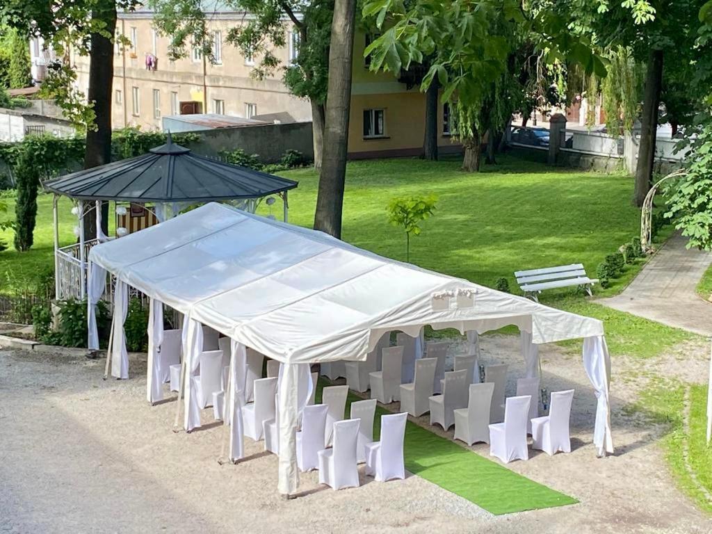 Hotelik Polonia Łowicz Kültér fotó